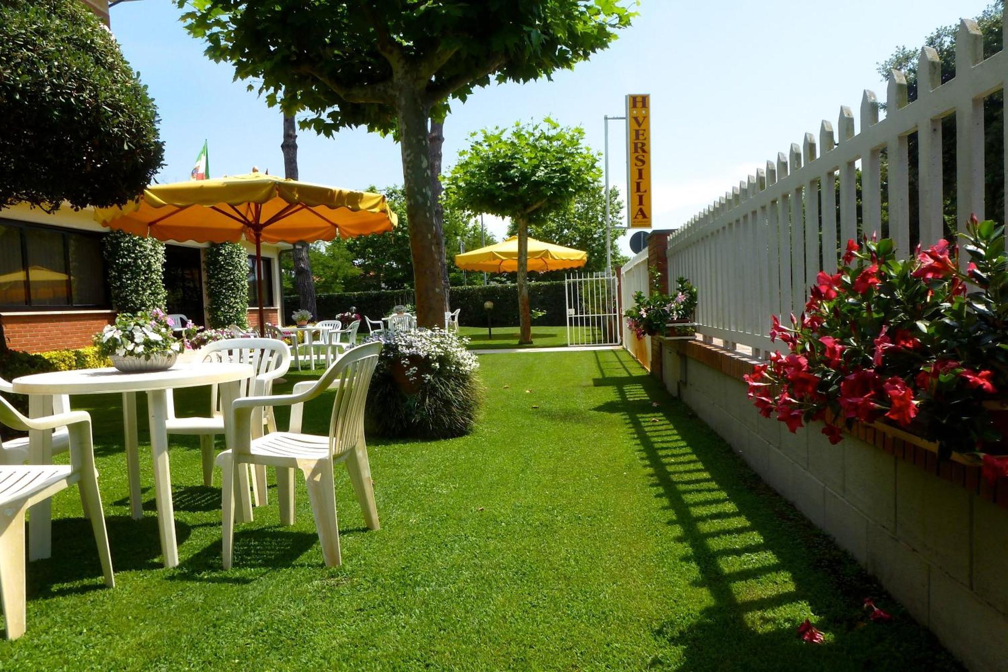 Hotel Versilia Camaiore Bagian luar foto