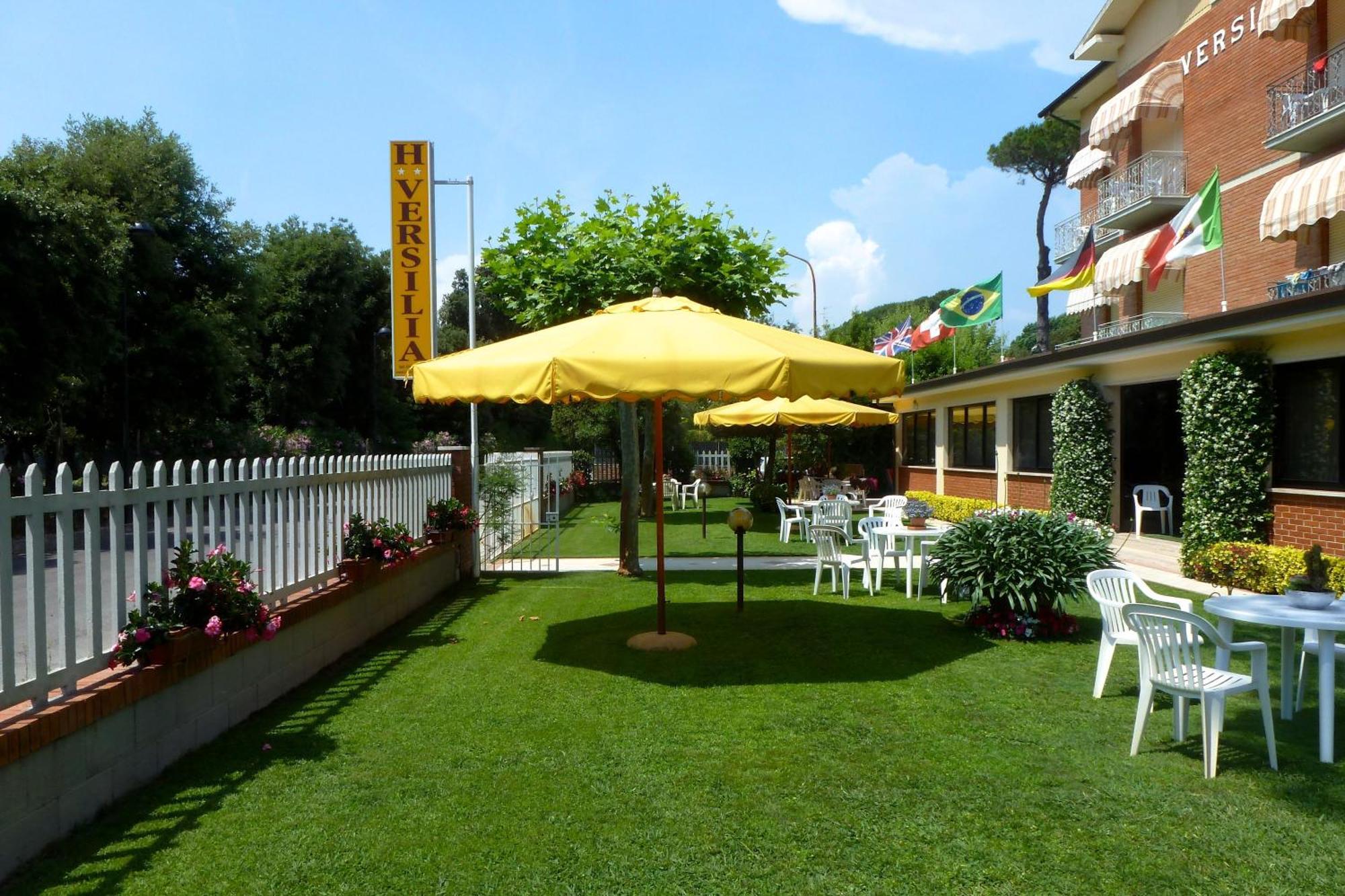 Hotel Versilia Camaiore Bagian luar foto