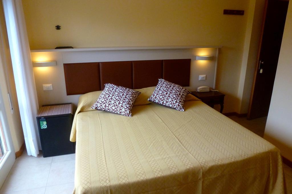 Hotel Versilia Camaiore Bagian luar foto
