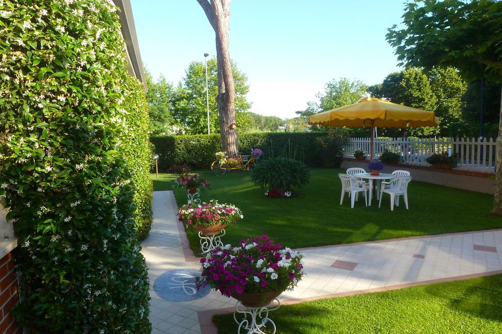 Hotel Versilia Camaiore Bagian luar foto