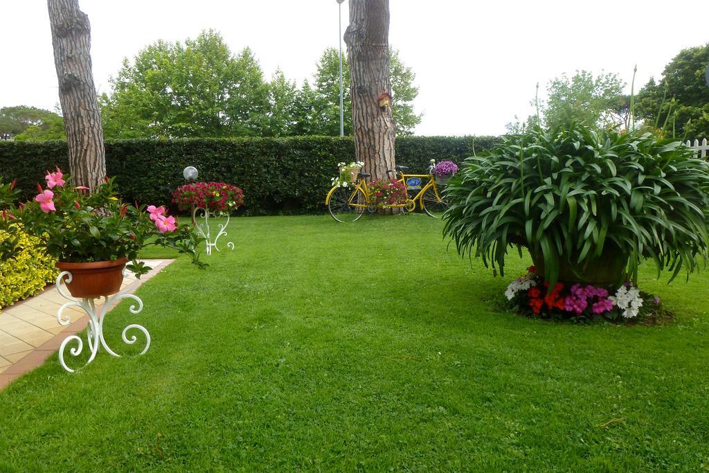 Hotel Versilia Camaiore Bagian luar foto
