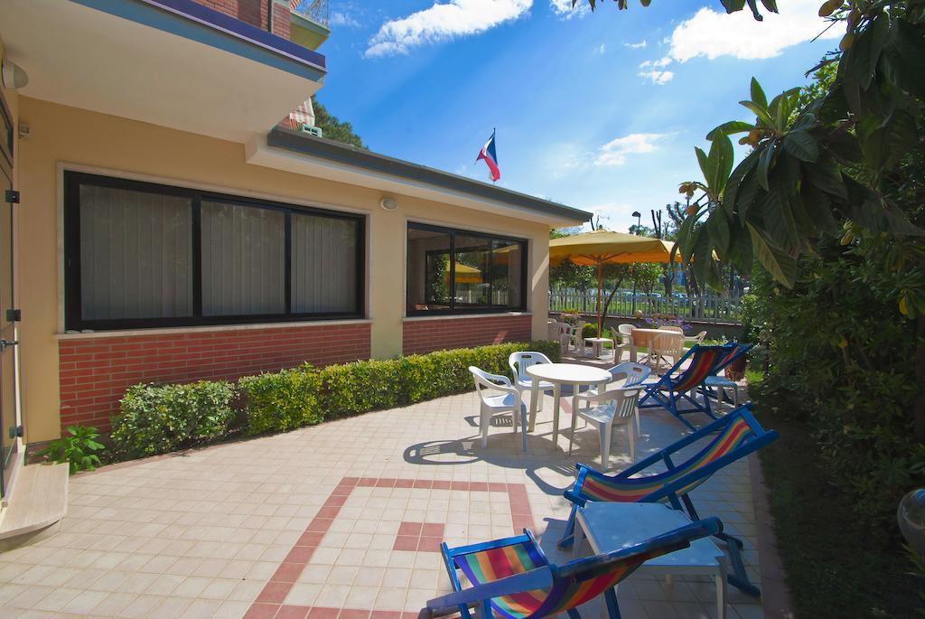 Hotel Versilia Camaiore Bagian luar foto