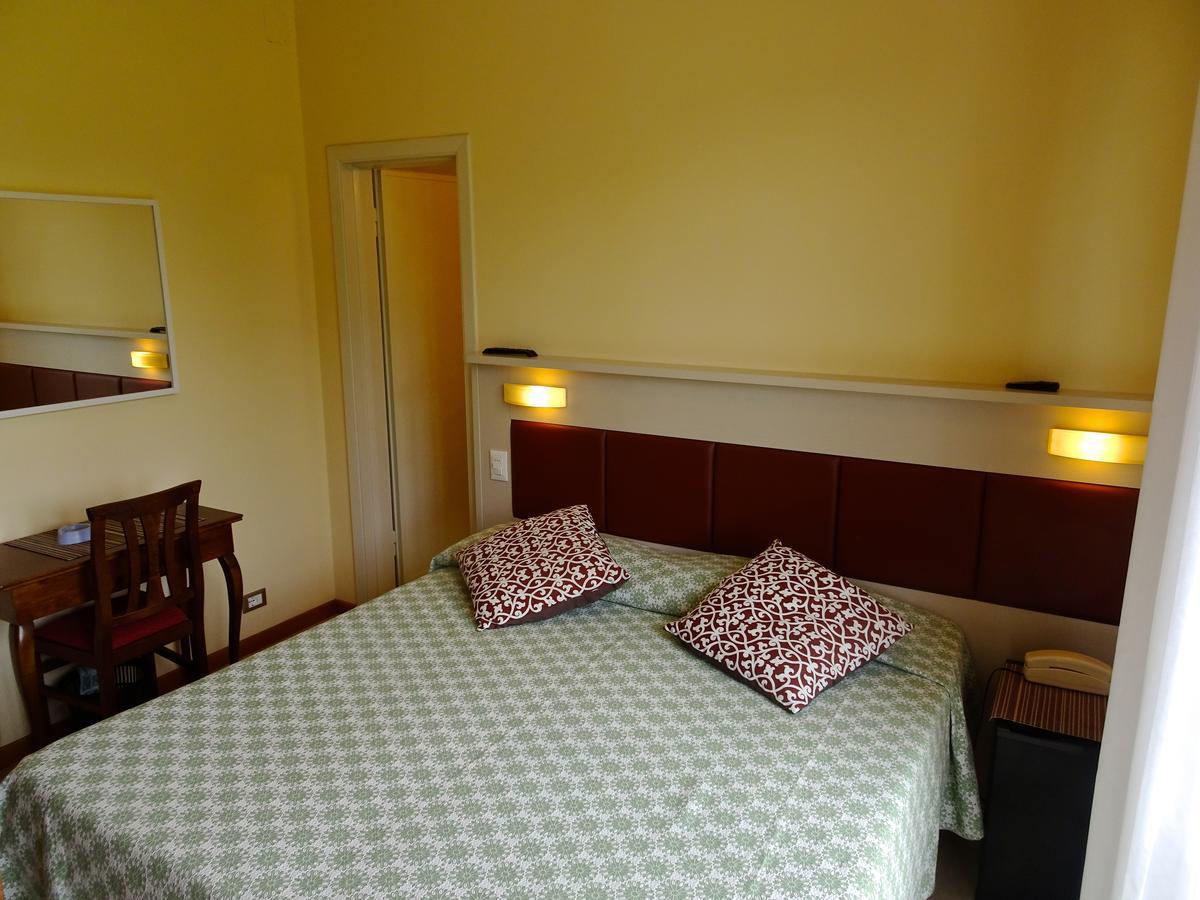 Hotel Versilia Camaiore Bagian luar foto